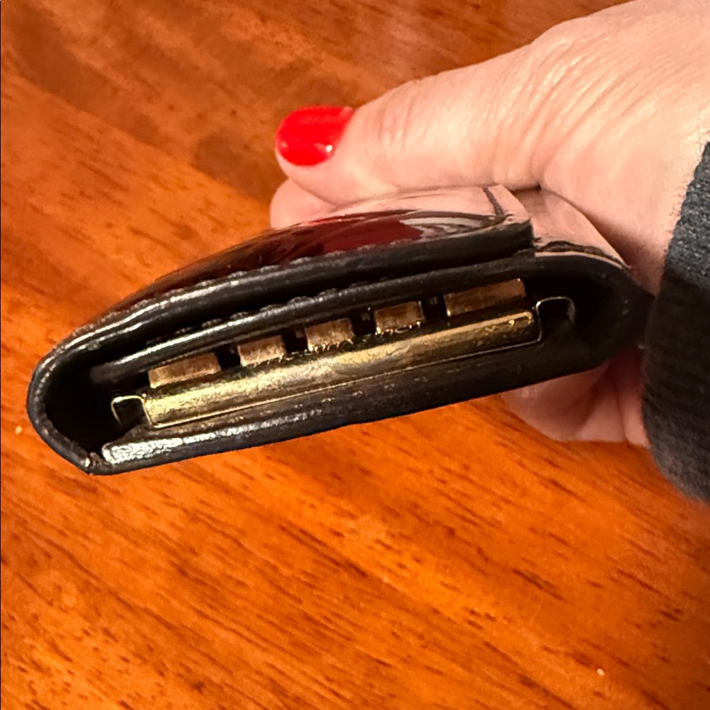 Louis Vuitton Amarante Vernis Key Holder - Picture 8 of 12